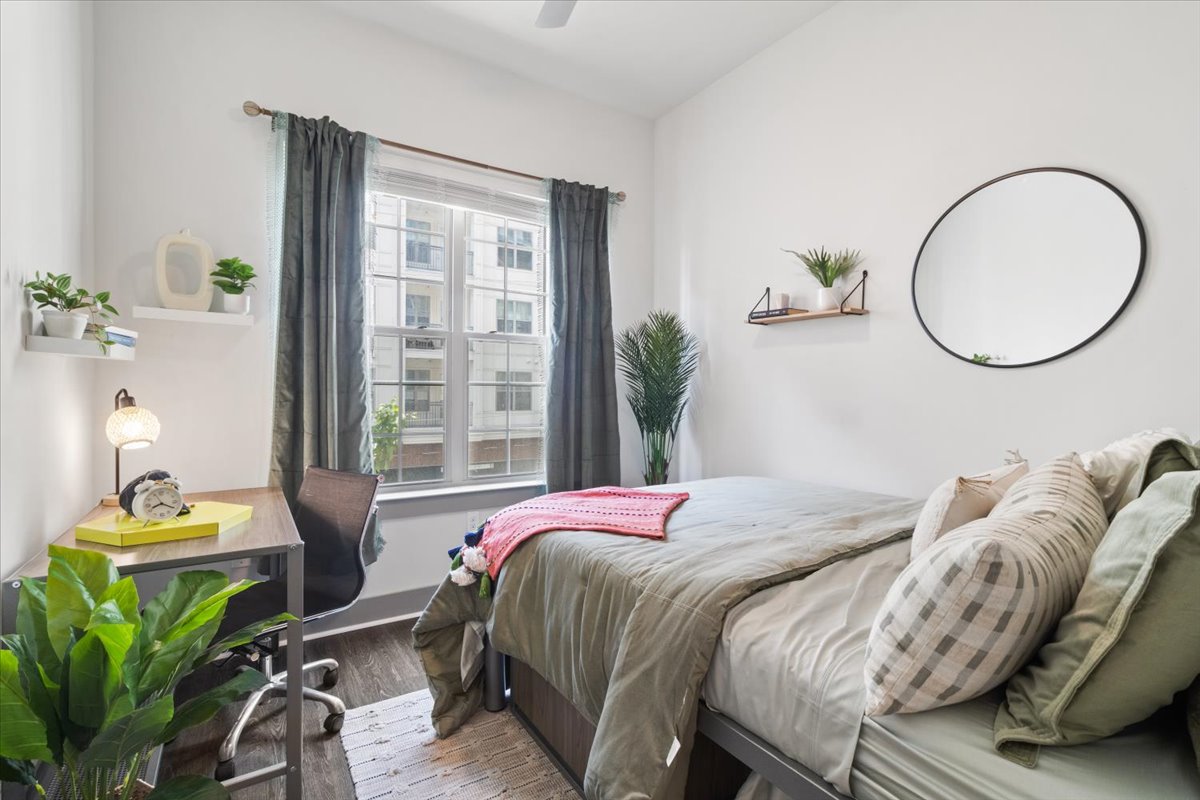 bedroom in atlanta student housing